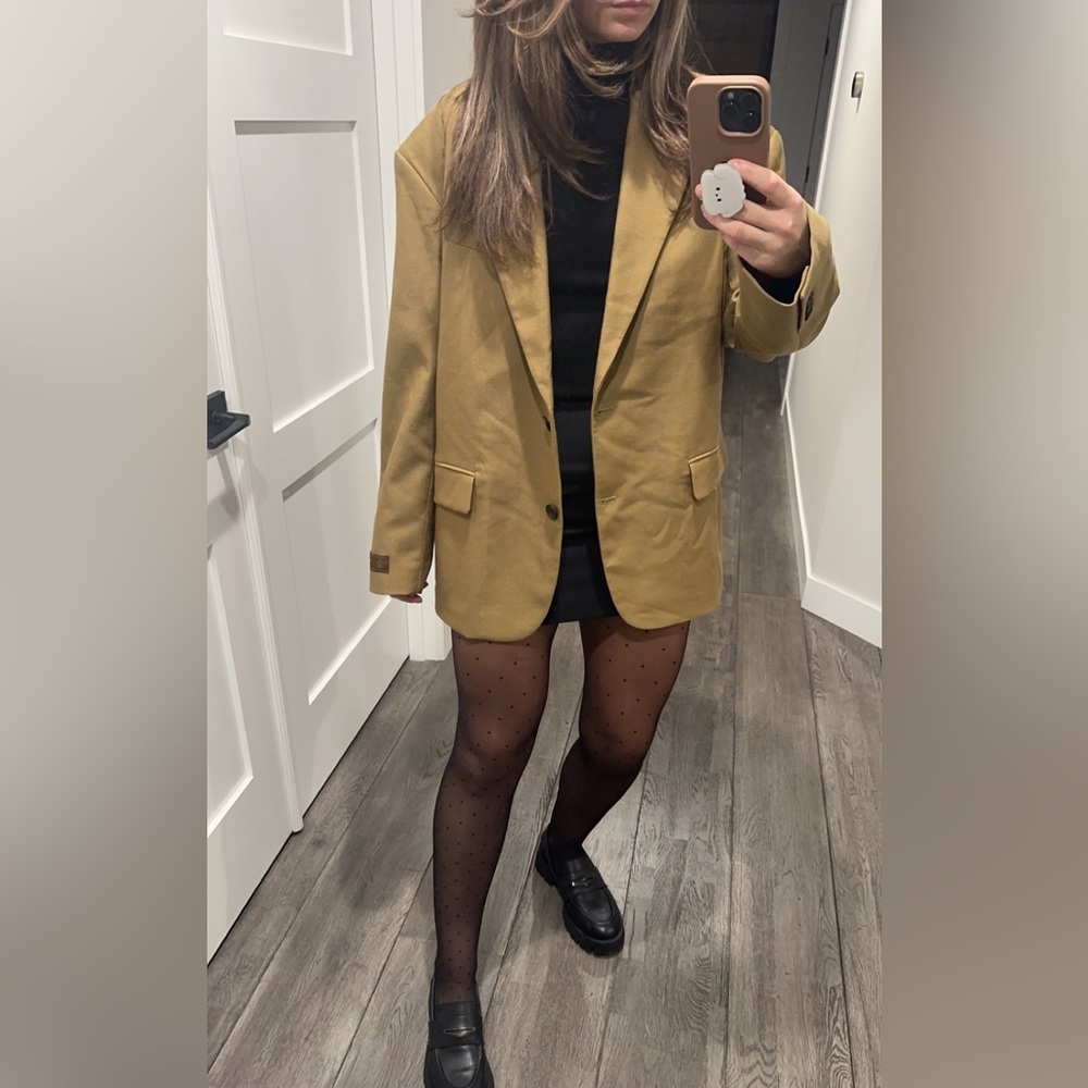 Aritizia Vogue Blazer in Caramelo Tan - Medium (New)